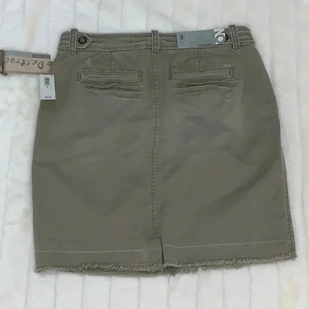 Women’s Old Navy Distressed Khaki Skirt Size 0 NEW WITH TAGS - Picture 3 of 8